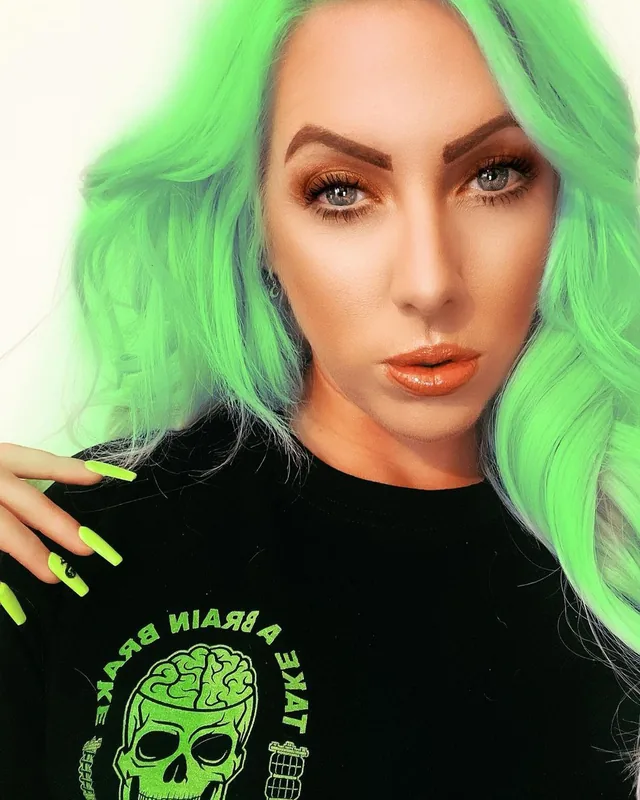 Capelli tinti con Crazy Color N. 79 Toxic UV, foto dalla community Crazy Color