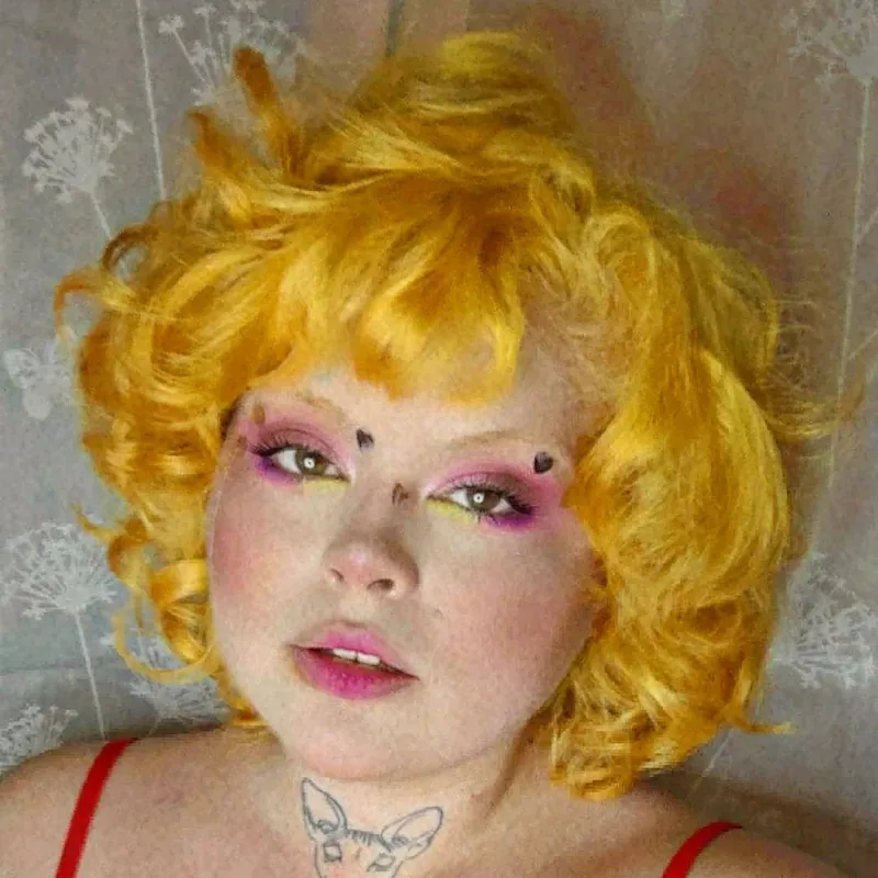 Capelli tinti con Crazy Color N. 49 Canary Yellow, foto dalla community Crazy Color