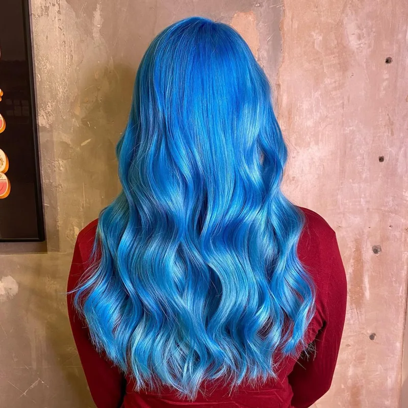 Capelli tinti con Crazy Color N. 63 Bubblegum Blue, foto dalla community Crazy Color